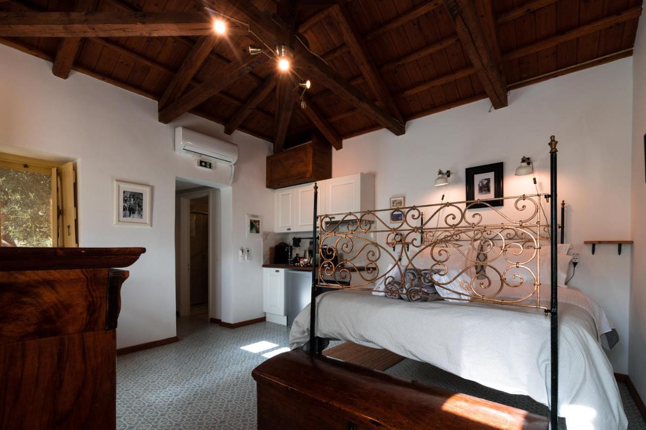 Rafalias Mansion Ýdra Eksteriør bilde