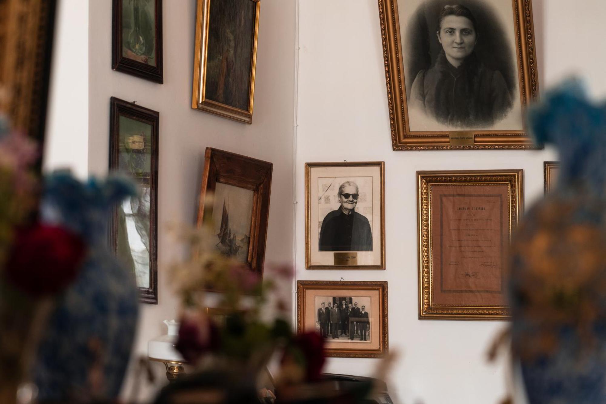 Rafalias Mansion Ýdra Eksteriør bilde