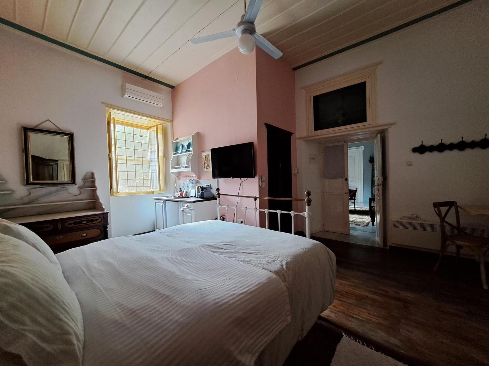 Rafalias Mansion Ýdra Rom bilde